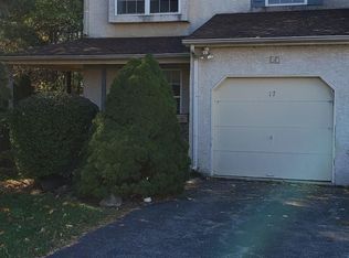 17 Viburnum Ct, Lafayette Hill, PA