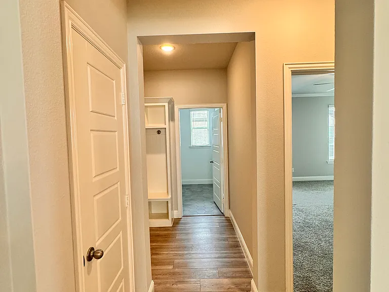 1091 Putnam Dr — Photo 17