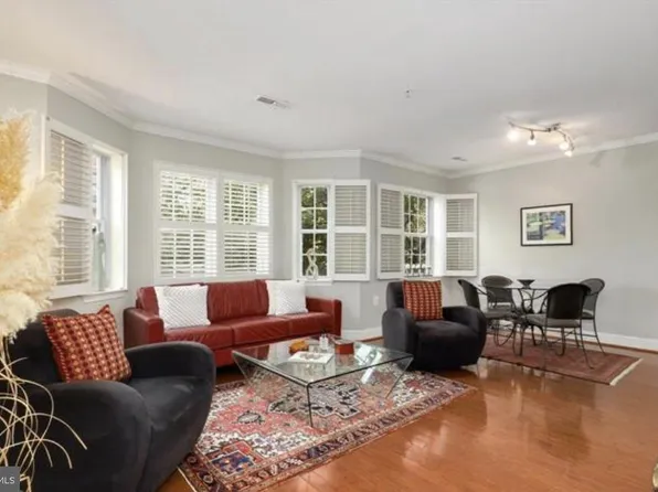 3617 38th St NW APT 209, Washington, DC 20016