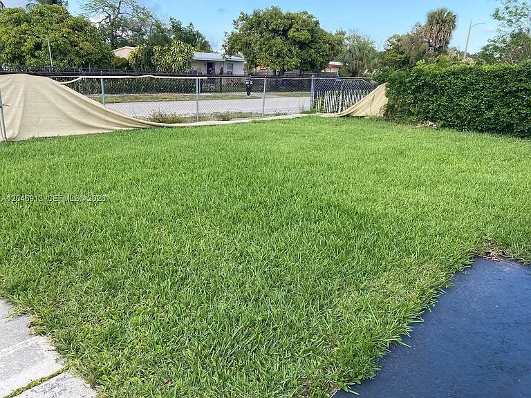 1212 NW 11th Ct — Photo 11