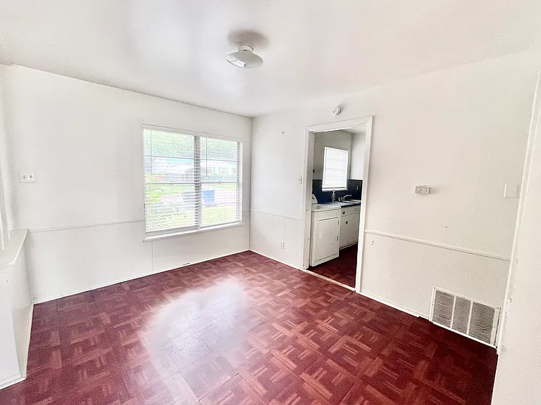109 Vandenburg Dr #A — Photo 6