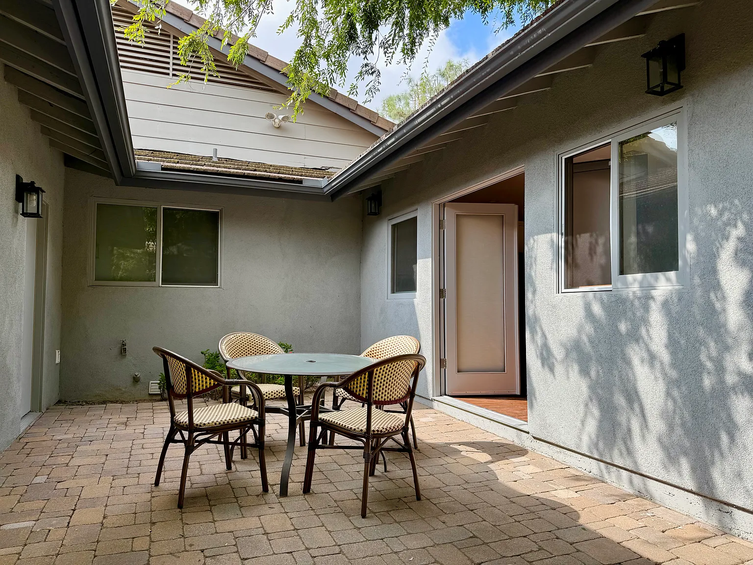 2 bed, 2.5 bath, 1000 sqft, $3,250 — Photo 4