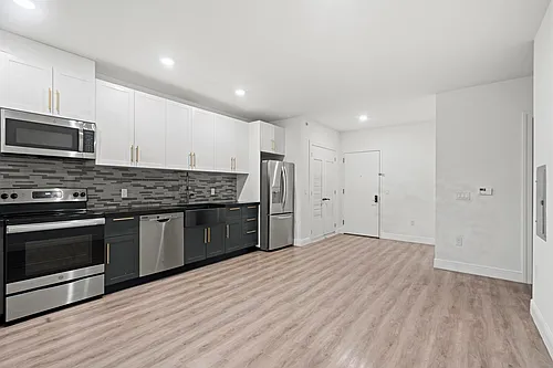 211 Baldwin Ave #606 Photo 1