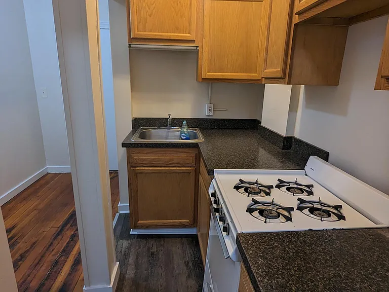 32 Bridge St #2 — Photo 4