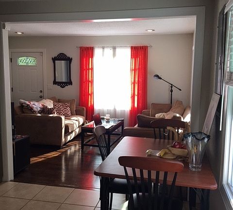 4th image of 303 Chamberlin St