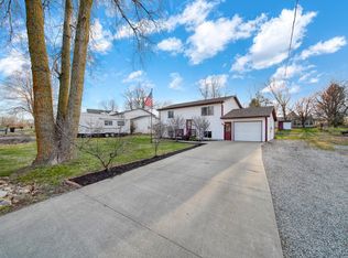 10579 Emerald Dr, Cement City, MI 49233