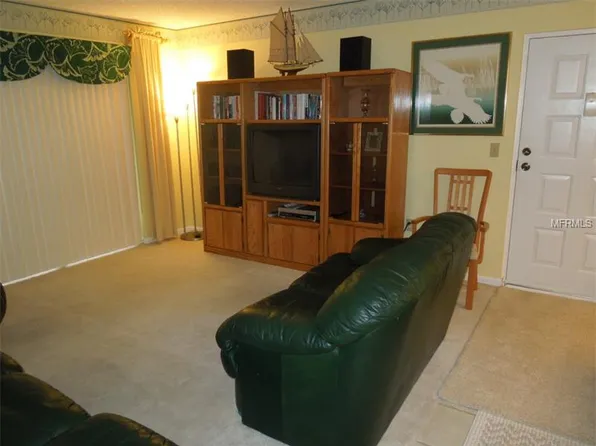 1871 Pine Ridge Way W APT B1, Palm Harbor, FL 34684
