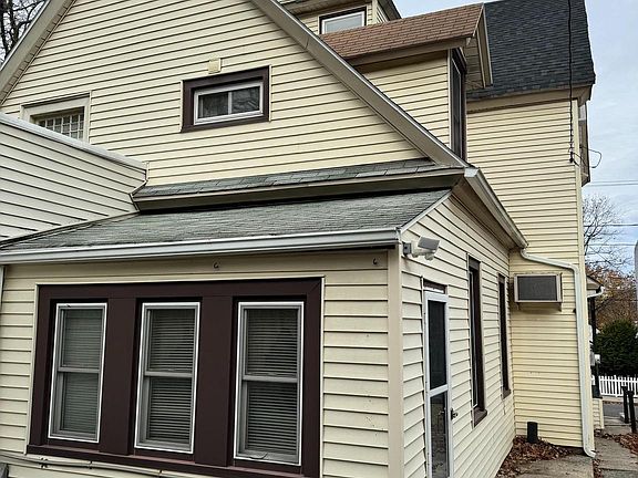 4th image of 1541 W Norwegian St