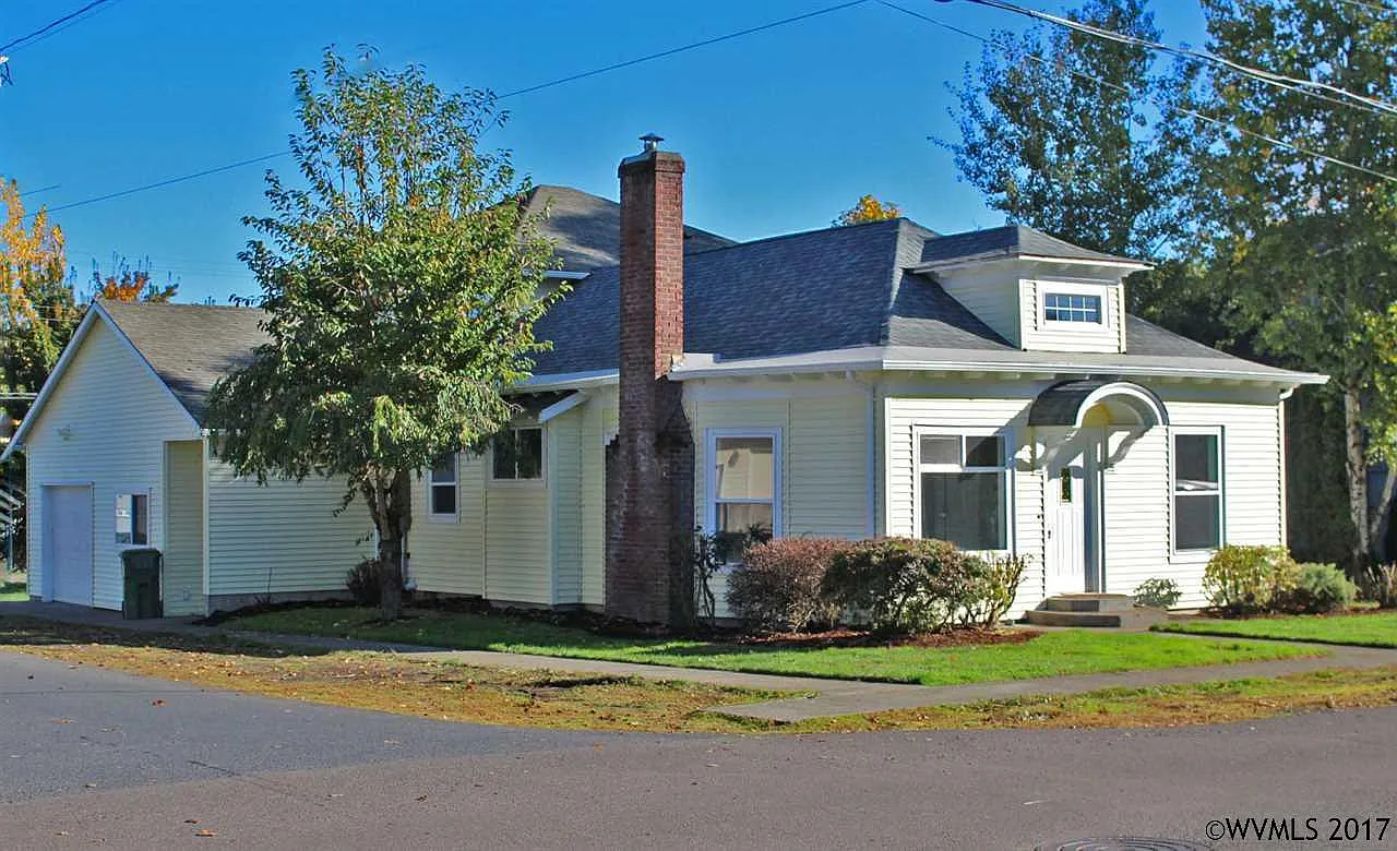 410 S Park St photo 1
