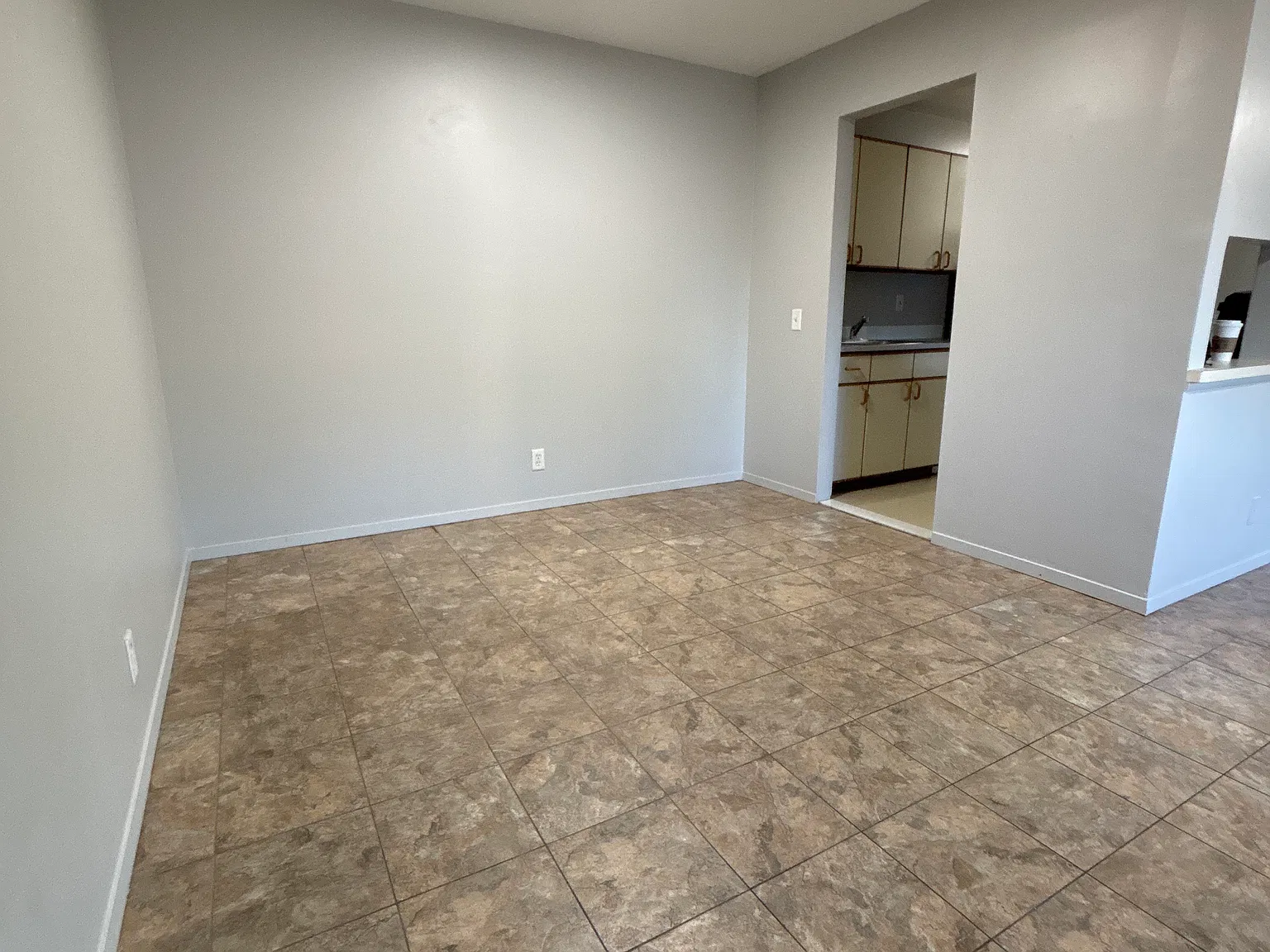 819 Minnesota Dr — Photo 3