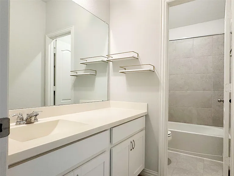 23610 Carducci Dr — Photo 30
