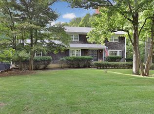 9 Salem Dr, Colts Neck, NJ 07722