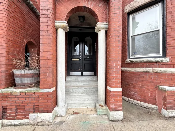 122 Day St #3, Jamaica Plain, MA 02130