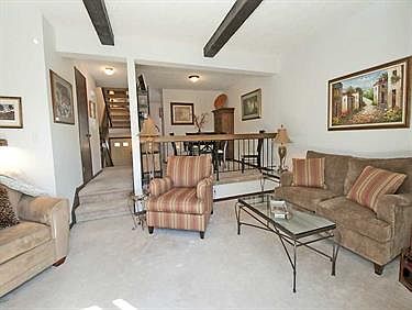 2nd image of 1411 Harewood Sq