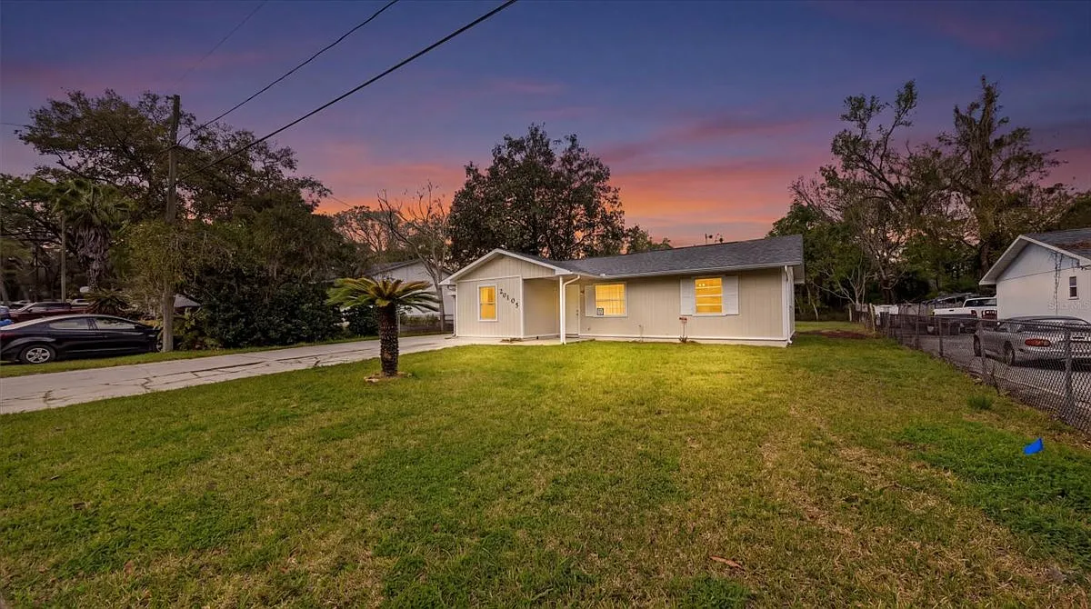 3 bed, 1136 sqft, $1,800 — Photo 1