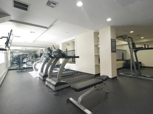 4469 Broadway image 10 of 12