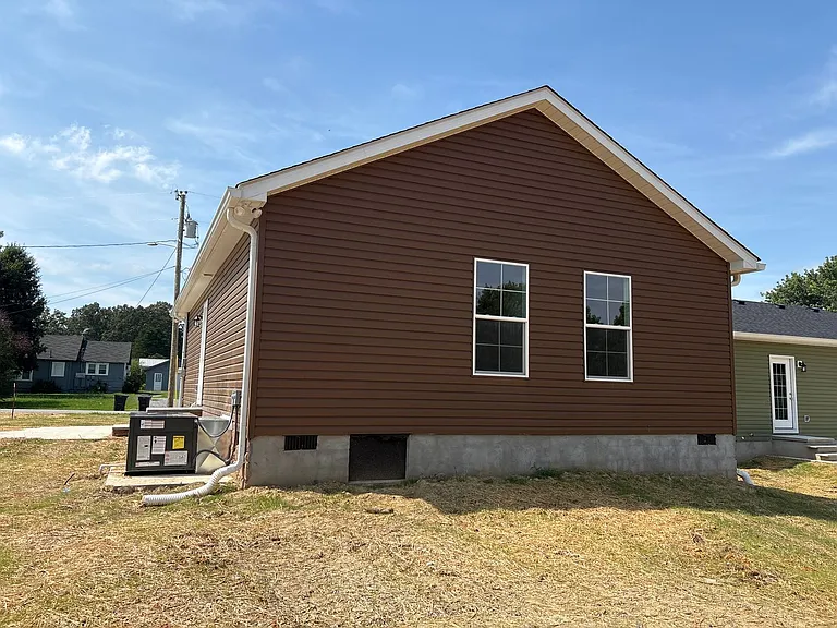 309 W Coffee St — Photo 20