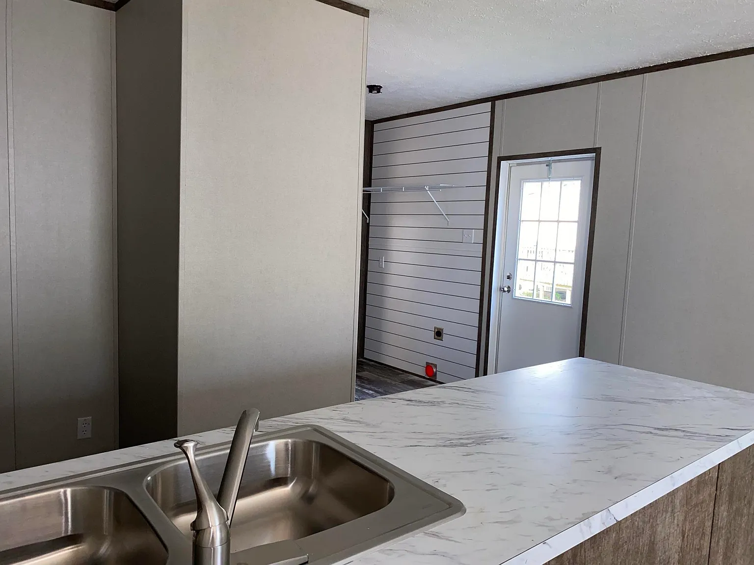 1 bed, $699 — Photo 3