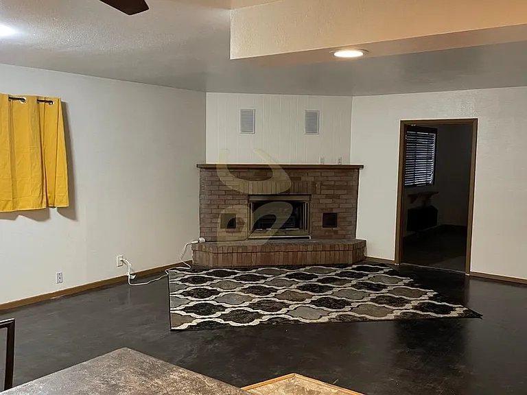 3833 Goodrich Ave NE — Photo 4