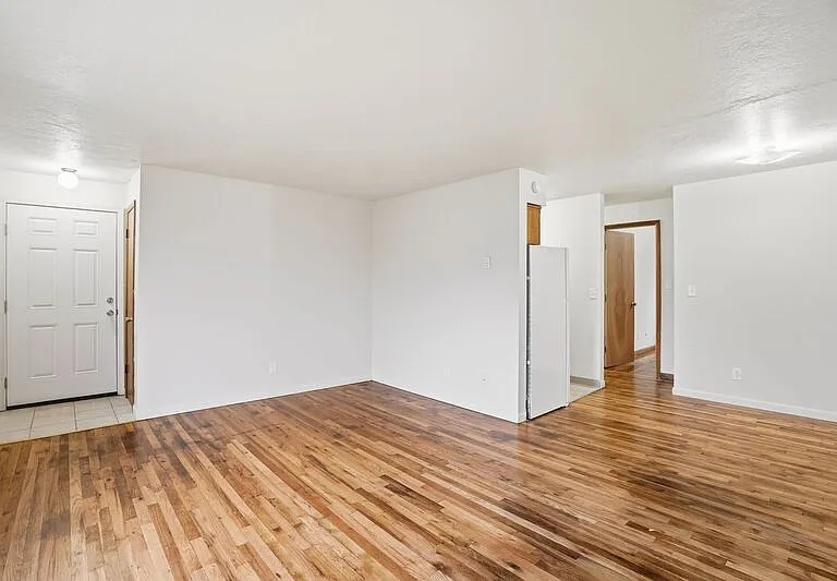 1611 W 8th Ave #6 — Photo 3