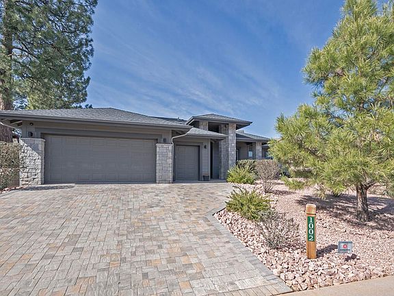 3rd image of 1002 N Purple Aster Ct