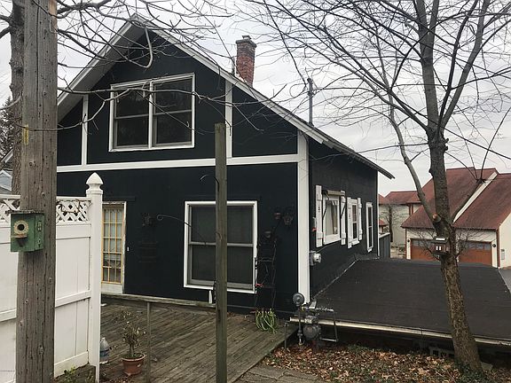 2nd image of 552 E End Dr