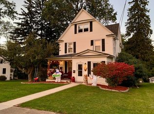 111 Hall Ave, Clarks Green, PA 18411