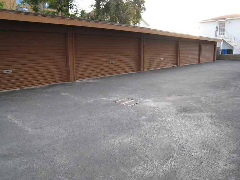 1912 Rockefeller Ln — Photo 3