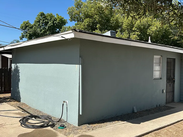 Fairview Ave — Photo 32