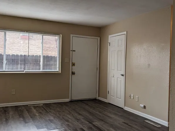 Two Bed/One Bath close to Fort Carson., 4332 Ericson Dr APT 3, Colorado Springs, CO 80906