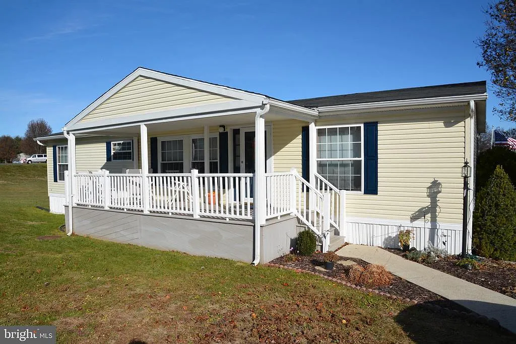 155 Greenbriar Cir photo 1