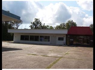 7032 Grierson St, Moss Point, MS 39563