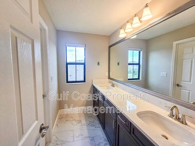 12664 Oak Hill Way — Photo 29