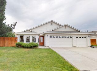 8911 W Canyon Ave, Kennewick, WA 99336