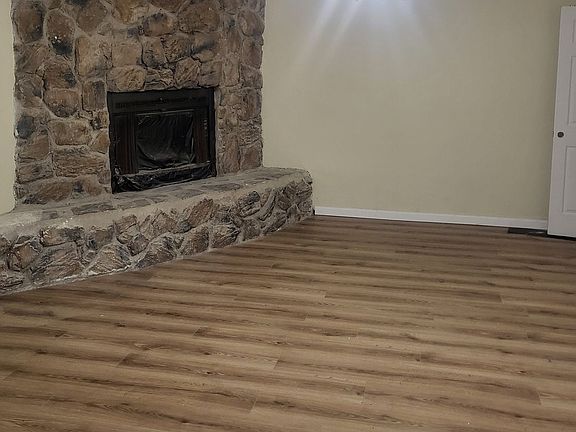 5th image of 3700 Brambleton Pl