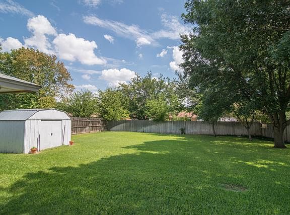 2nd image of 3103 Apple Blossom Ln