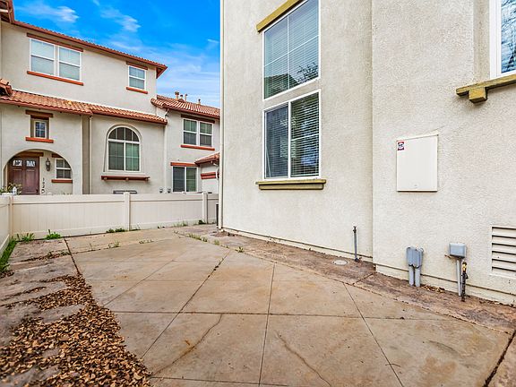 5th image of 33640 Willow Haven Ln