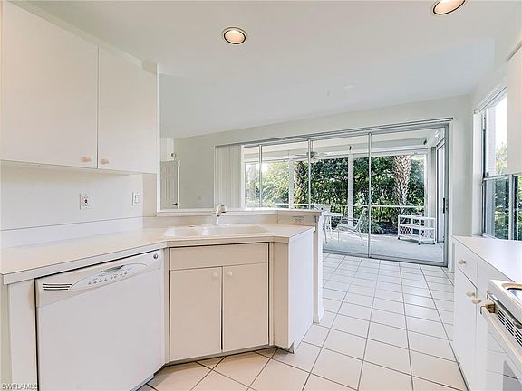 5th image of 25203 Pelican Creek CIR #102