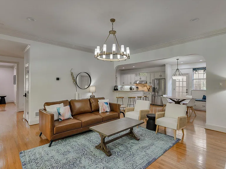 1811 Forest Meadow Ln — Photo 5