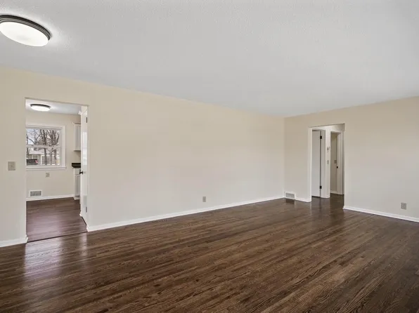 4072 Nicols Rd, Eagan, MN 55122