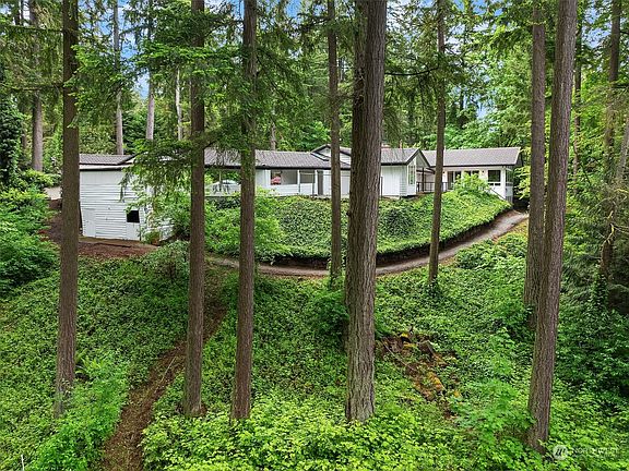 4th image of 3832 132nd Avenue NE