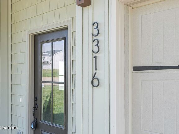5th image of 3316 Shining Star Way