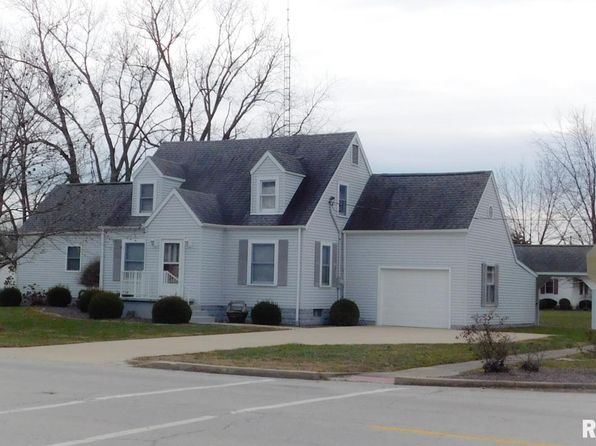 511 W Washington St, Farina, IL 62838