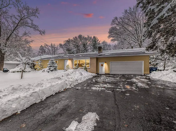 718 Indian Trail Blvd, Traverse City, MI 49686