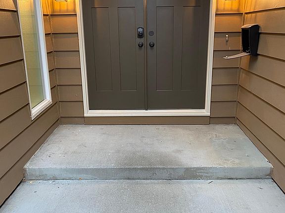 New Craftman Style Doors with Keyless locks throughout