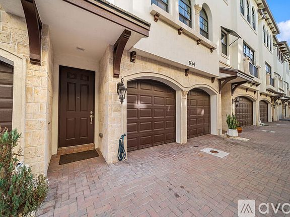 2nd image of 634 Windward Cir N #634S