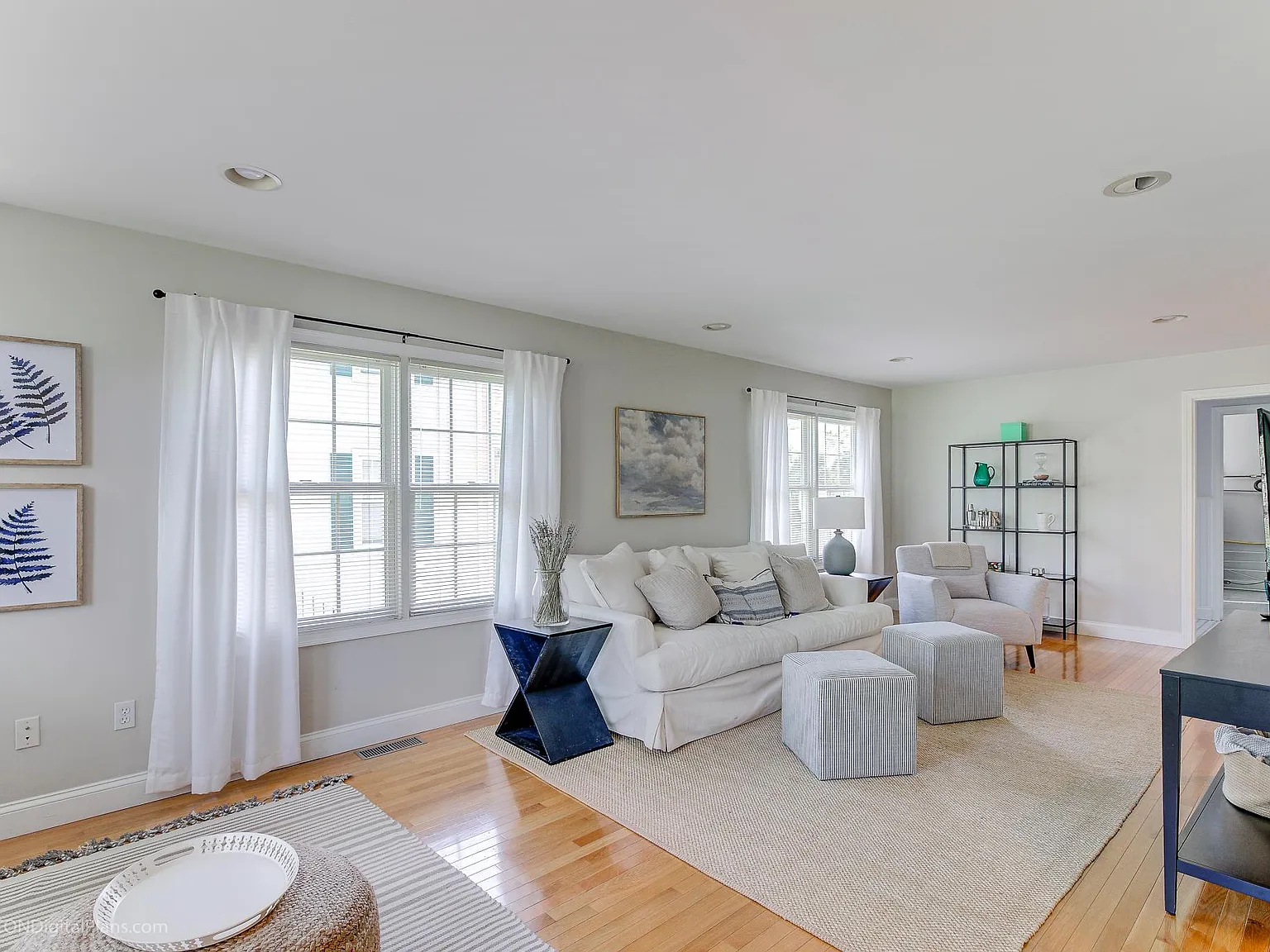 4 bed, 2878 sqft, $4,800 — Photo 3