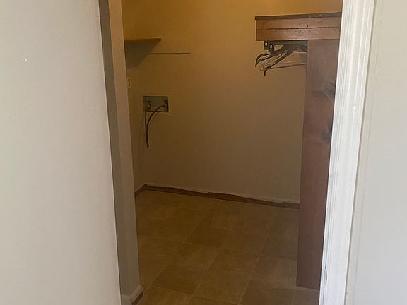 5th image of 3991 Bradford Ct #D