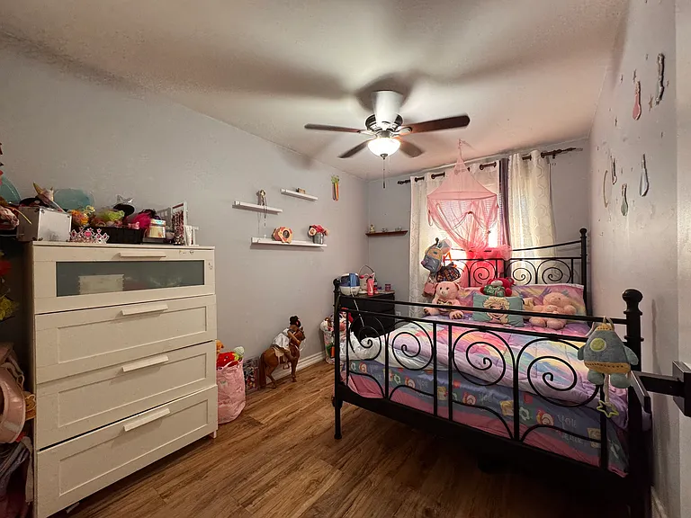 1028 Valentine Dr — Photo 16