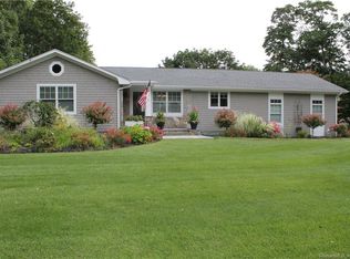 184 Lota Dr, Fairfield, CT 06825